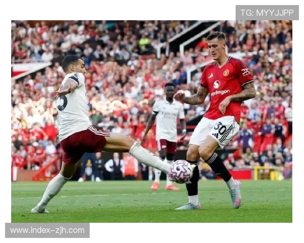 曼联客场1-3负阿森纳，暴露中场失控与防线漏洞