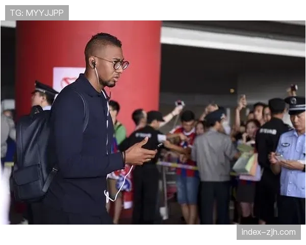 特写：告别战？37岁的本·阿尔法在尼斯主场向球迷挥手致意